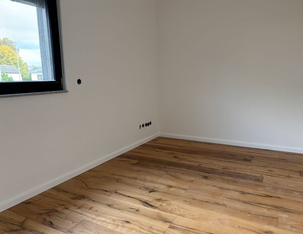 NEUBAU: Exklusive 3-Zimmer-Wohnung mit Balkon in Refrath - Photo 1