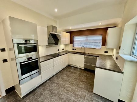 Chaddesley Wood Road, BH13 7PN, Poole - Photo 4