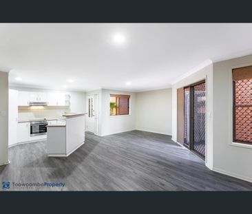 2/150 Russell Street, Newtown, Qld 4350 - Photo 5