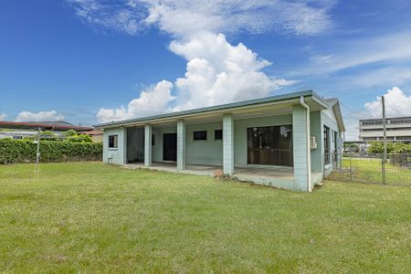 7 Carney Street, Cluden - Photo 4