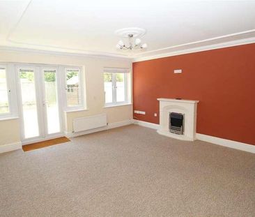 Globe Close, Mildenhall, IP28 - Photo 2