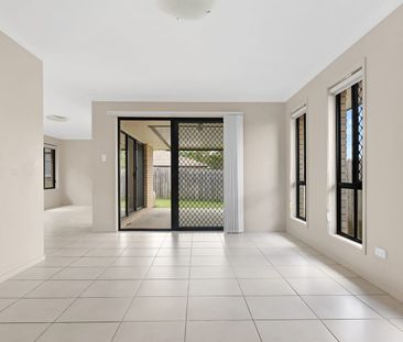 Modern Family Home - Photo 2