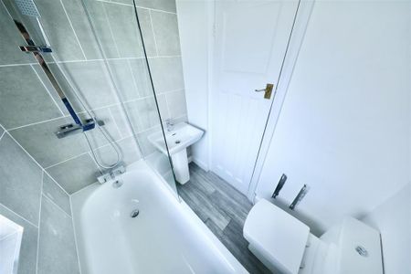 2 bedroom end of terrace house to rent - Photo 5