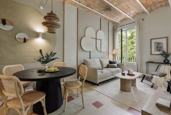 Ronda de Sant Pere, Barcelona, Catalonia 08010