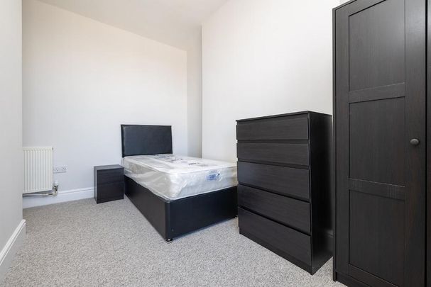 6 bedroom townhouse to rent - Photo 1