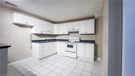 For Lease - 132 Udvari Crescent Unit# 1, Kitchener, Ontario - Photo 3