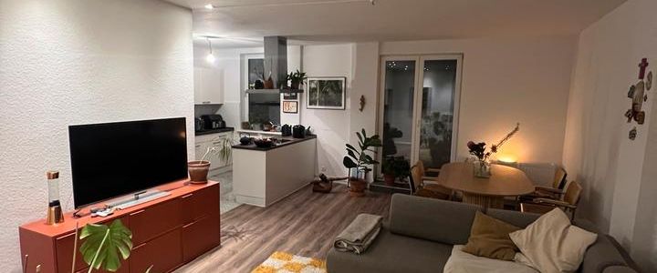 Großzügige 3-Zimmer Wohnung mit Balkon im Karoviertel - Foto 1