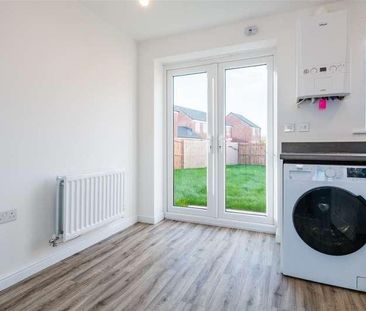 Acklam Gardens, Middlesbrough, TS5 - Photo 3