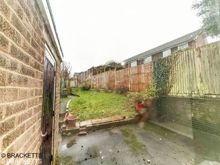 3 bedroom end of terrace house to rent - Photo 3