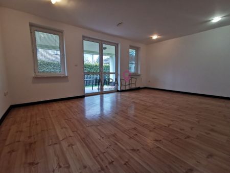 Piękny dom z ogrodem. - Фото 3