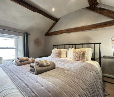 High Street, Tideswell - Photo 3