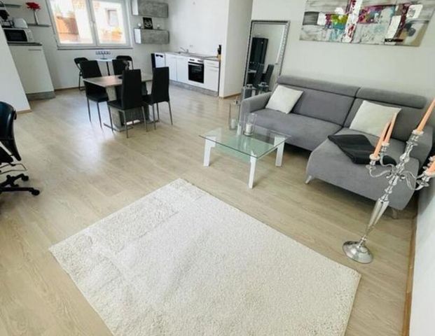 Helle möblierte 1,5-Zimmer Wohnung in Esslingen am Neckar - Photo 1