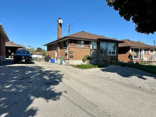 For Lease - 368 Sharon Avenue Unit# Main, Oshawa, Ontario - Photo 1