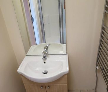 4 bedroom flat to rent - Photo 1