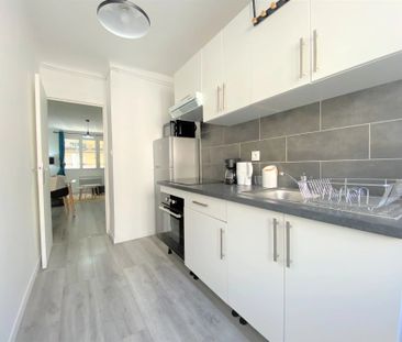 Location Appartement 3 pièces 54m² MARSEILLE 4ème - Photo 3