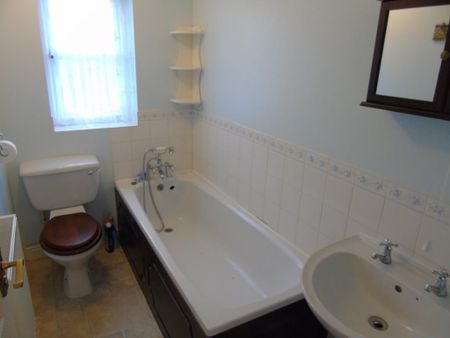 2 bedroom terraced house to rent - Photo 5