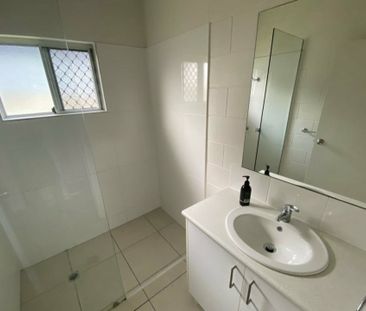 NEAT AND TIDY - Photo 3