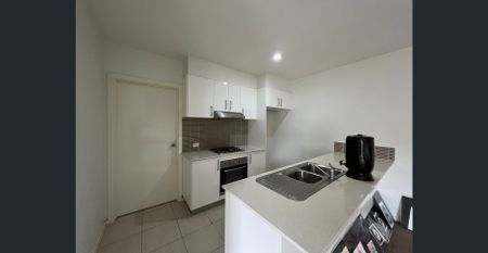 Fresh & Modern Townhouse - Photo 4