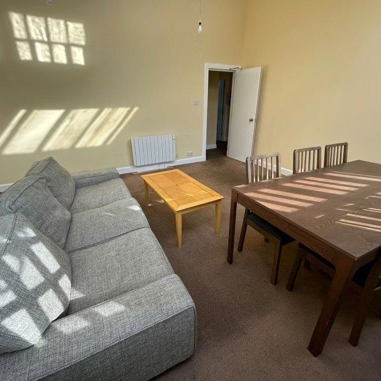 3 bedroom flat to rent - Photo 1