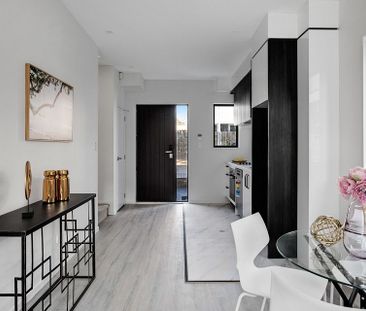 Modern 3BR Townhouse in Pahurehure - Photo 3