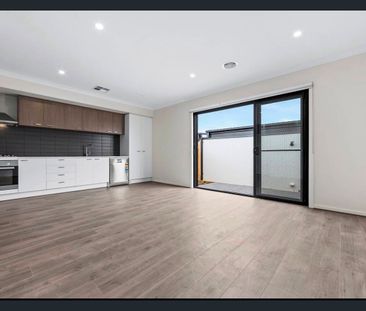 Splendid 3Br Family Unit in Deanside! - Photo 3