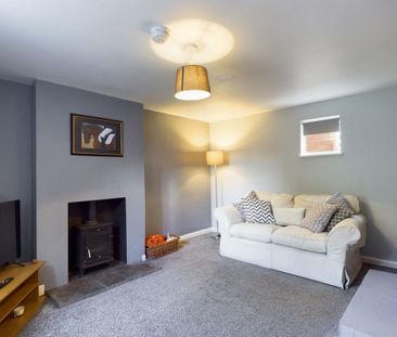 2 bedroom end of terrace house to rent - Photo 2