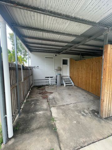 Welcome to 2/42 Macrossan Street - a neat and comfortable townhouse in the heart of South Townsville. - Photo 3