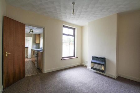 2 bedroom terraced house to rent - Photo 4