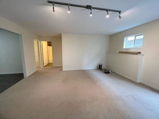 June 1: 2 bedroom, 1 bath walkout suite – Upper Mission - Photo 1