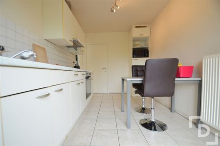 Dakappartement met terras te huur op centrale locatie in Ieper - Photo 3