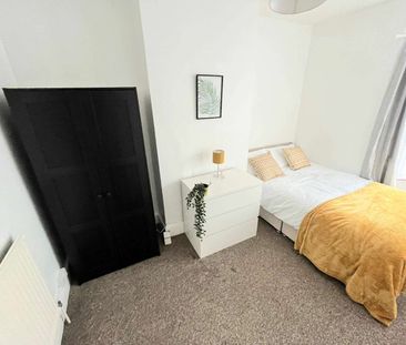 Spacious double rooms in 6 bed house - Photo 4