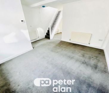 2 bedroom terraced house to rent - Photo 2