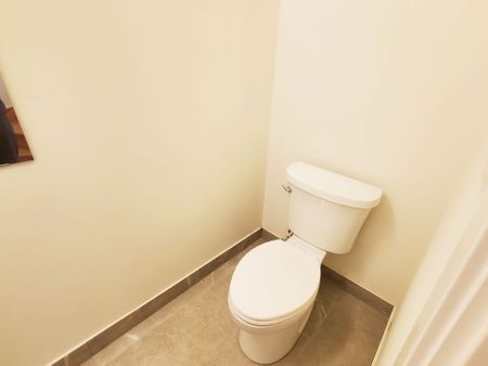 For Lease - 15 David Eyer Road Unit# 1411, Richmond Hill, Ontario - Photo 4
