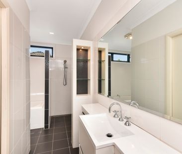 14 Hooper St, New Lambton NSW 2305 - House For Rent | Domain - Photo 1