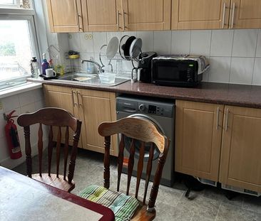 Room in a Shared House, High Road Leyton, E15 - Photo 3