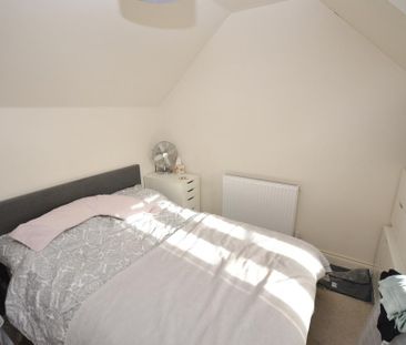 2 bedroom terraced house to rent - Photo 2