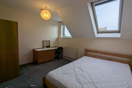 3 bedroom apartment to rent - Photo 2