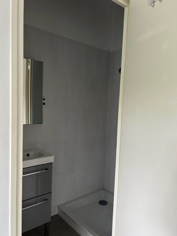 Location Appartement 1 pièce 23m² ST MAUR DES FOSSES 94210 - Photo 2