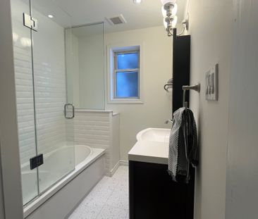 For Lease - 335 Palmerston Boulevard Unit# Back Studio Apartment, T... - Photo 2