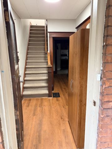 For Lease - 201 Darling Street, Brantford, Ontario - Photo 4