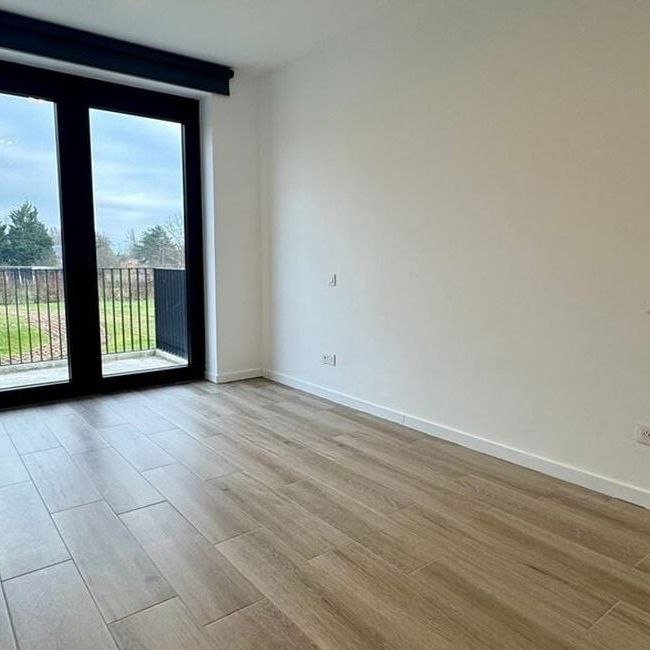Appartement te huur in Heist-op-den-Berg voor € 870 met 1 slaapkamer - Photo 1