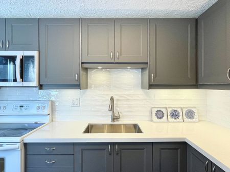 For Lease - 2081B Snow Crescent, Mississauga, Ontario - Photo 3