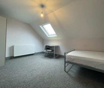 4 bedroom terraced house to rent - Photo 3