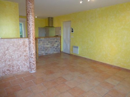 Location Appartement 4 pièces 83m² LABEGUDE 07200 - Photo 3