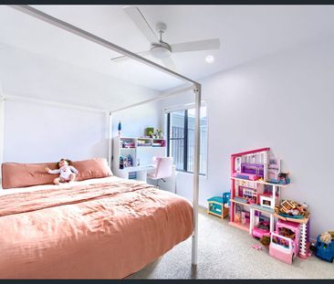 Modern Family Living in the Heart of Palmview - Photo 4