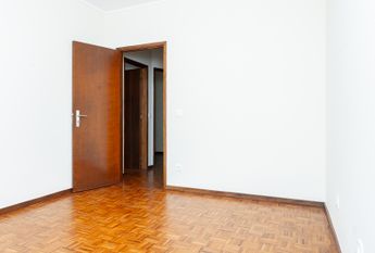 2+1 Bedroom Apartment in Canidelo (Remodeled)