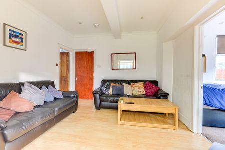 Room in a Shared House, The Upper Drive, BN3 - Photo 2