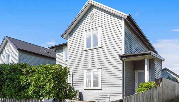 Beautiful Family Home - Photo 1