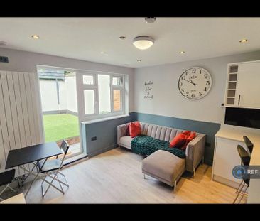 1 bedroom in a house share to rent - Photo 4