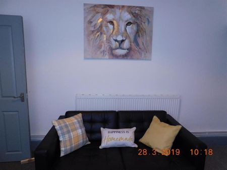 1 bedroom in a house share to rent - Photo 5